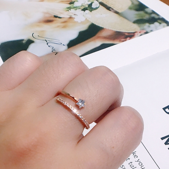 NEW ROSE GOLD PLATED DIAMOND STAR RESIZABLE RING - Picture 3 of 9